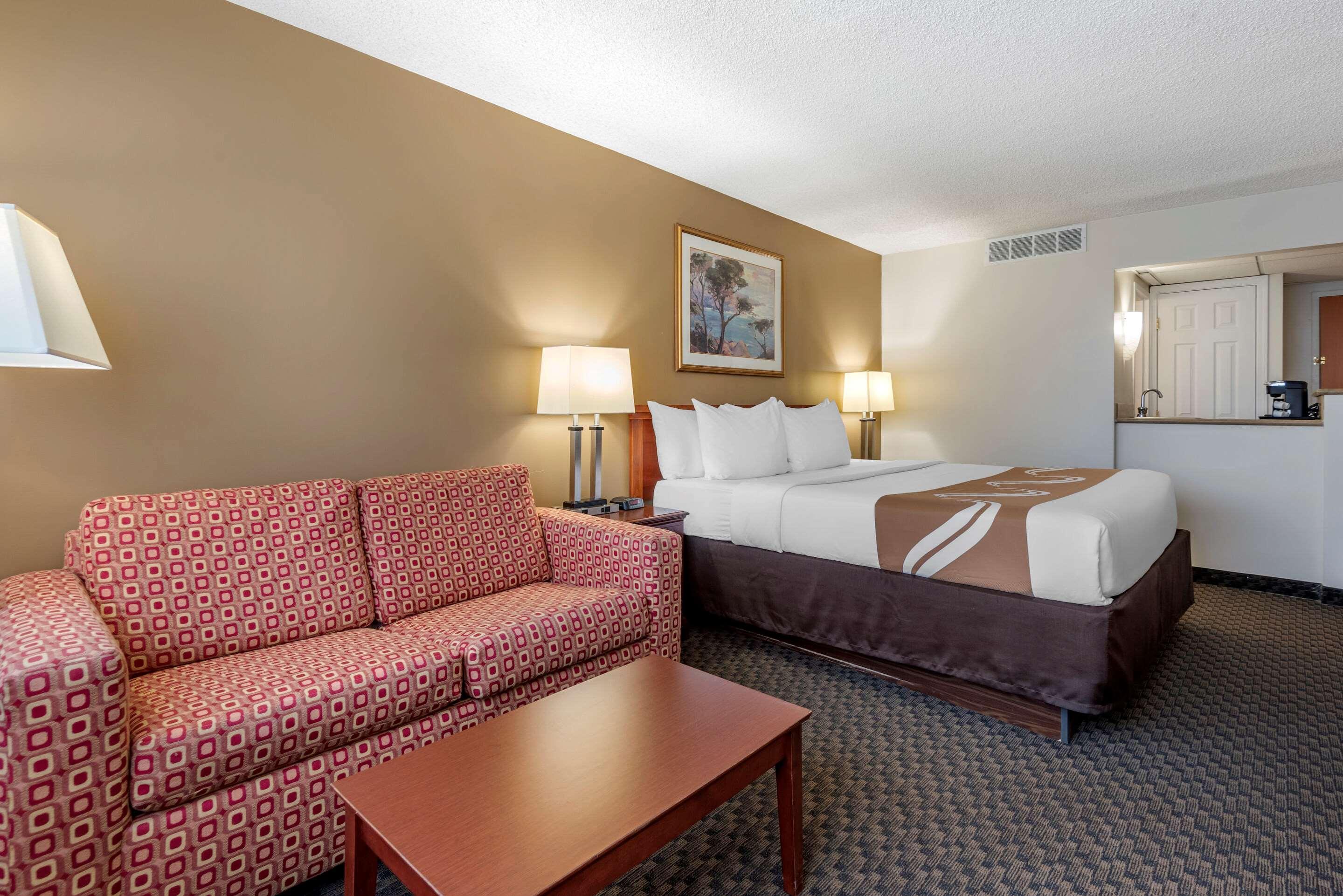 Quality Inn & Suites Vestal Binghamton Near University Exterior photo