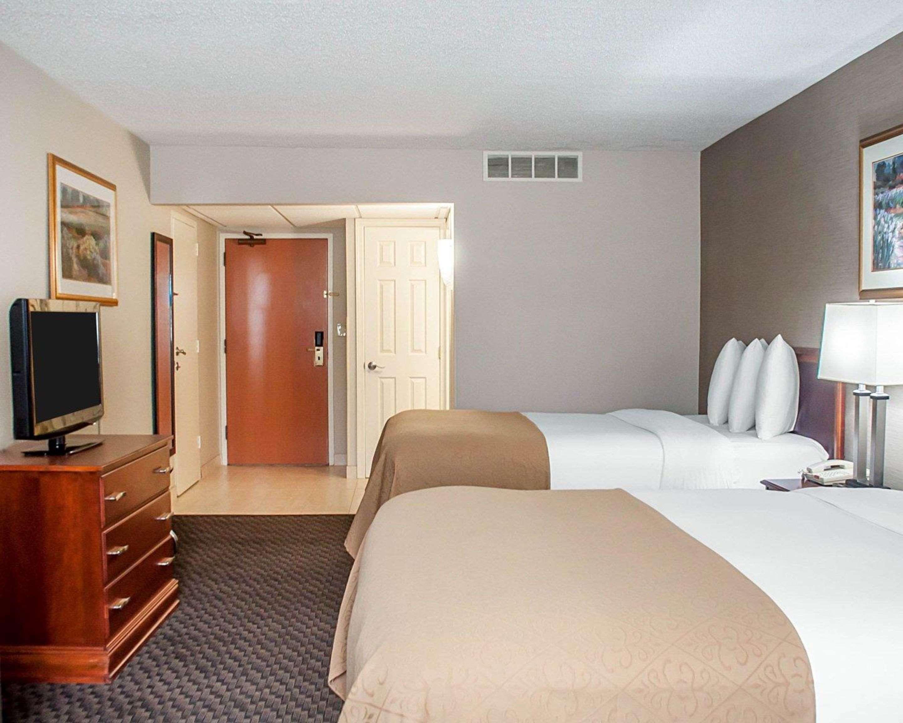 Quality Inn & Suites Vestal Binghamton Near University Exterior photo