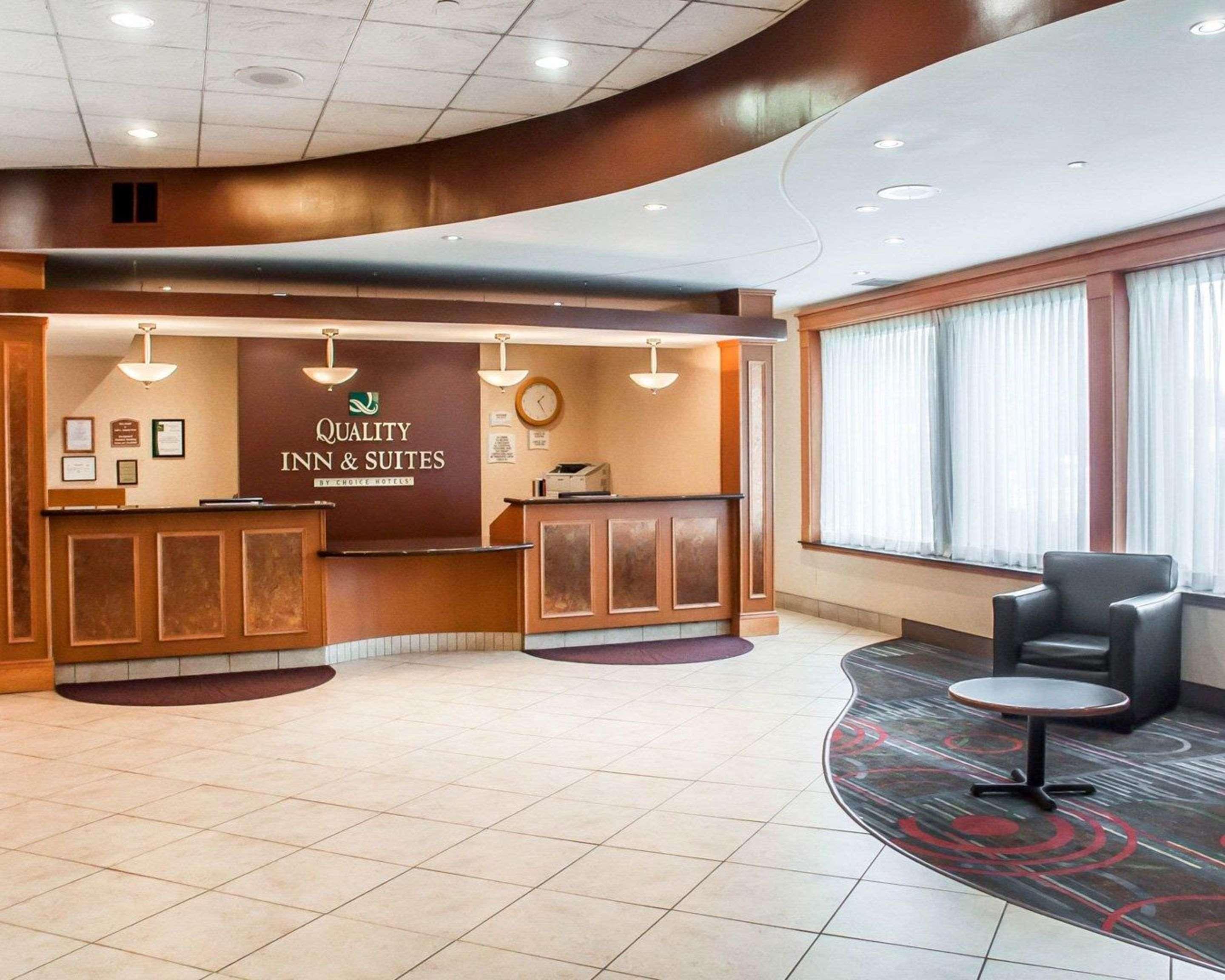 Quality Inn & Suites Vestal Binghamton Near University Exterior photo