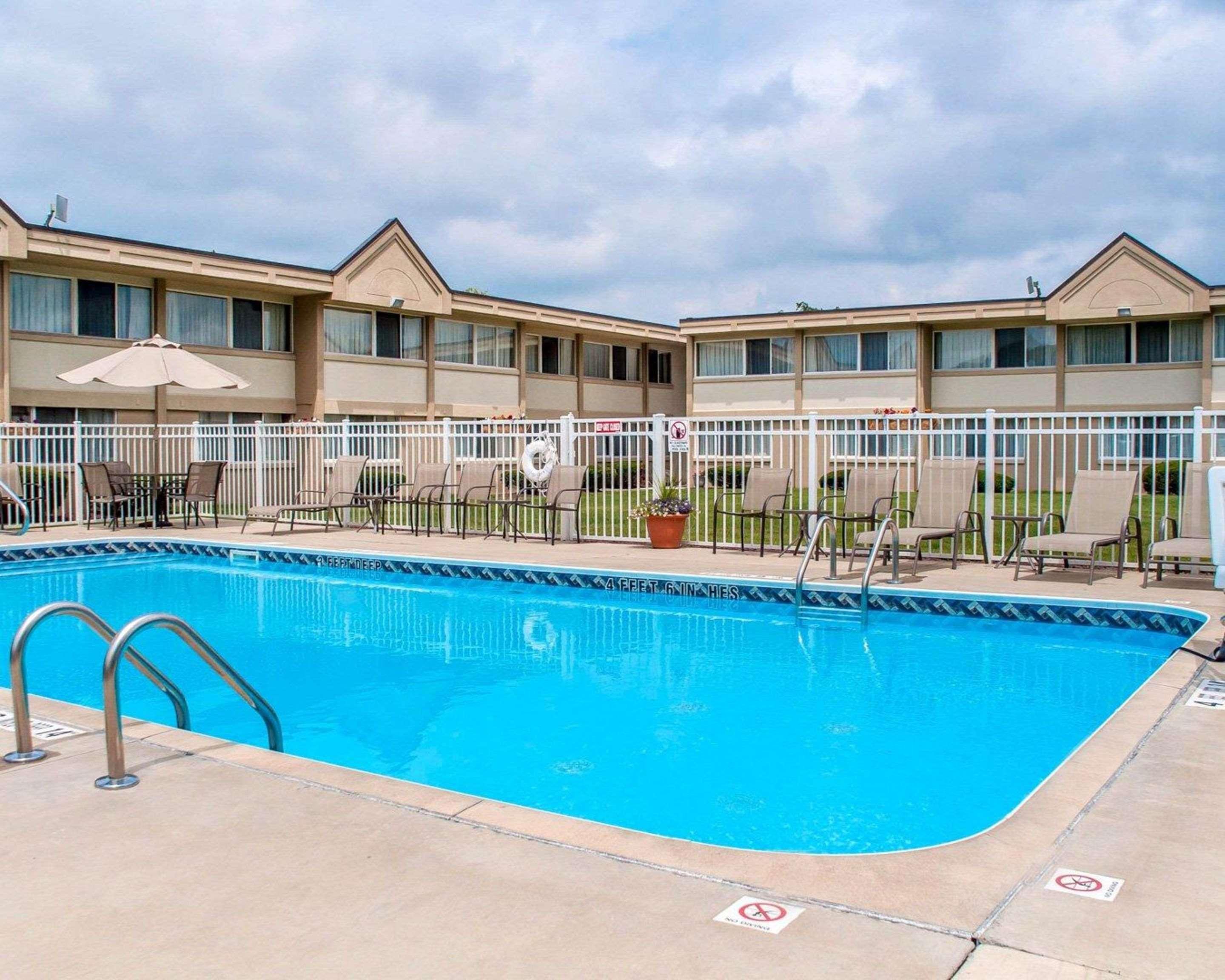 Quality Inn & Suites Vestal Binghamton Near University Exterior photo