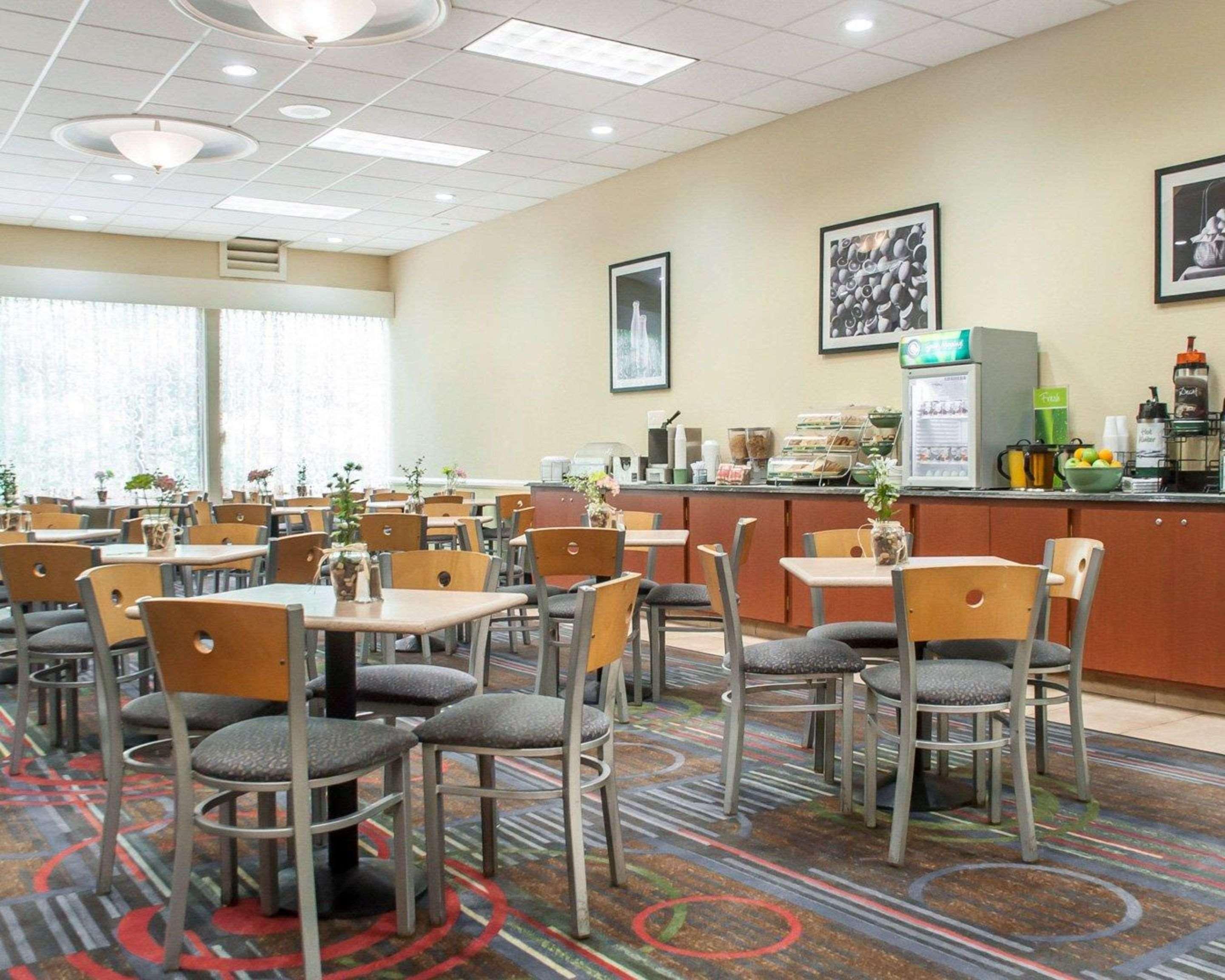 Quality Inn & Suites Vestal Binghamton Near University Exterior photo