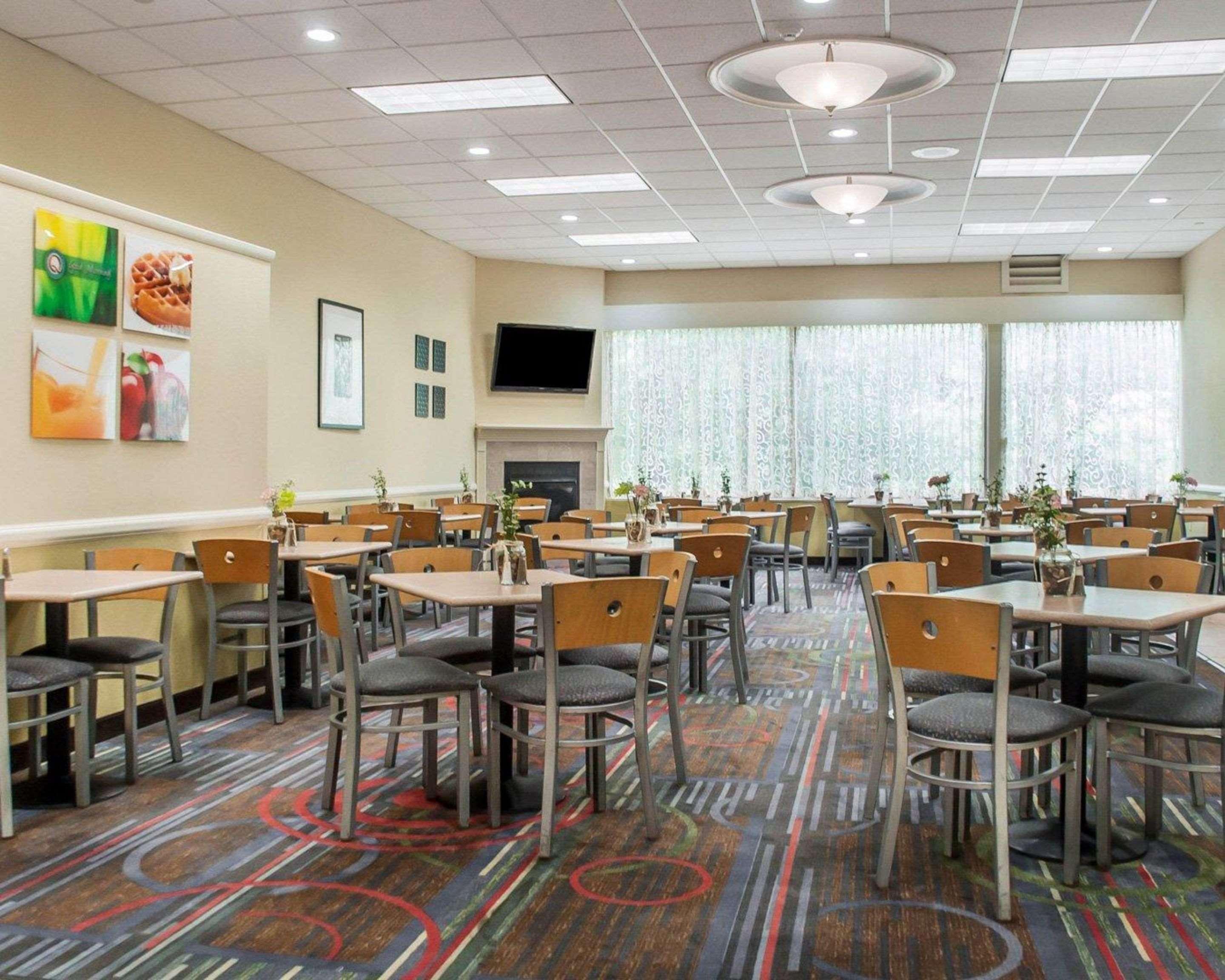 Quality Inn & Suites Vestal Binghamton Near University Exterior photo