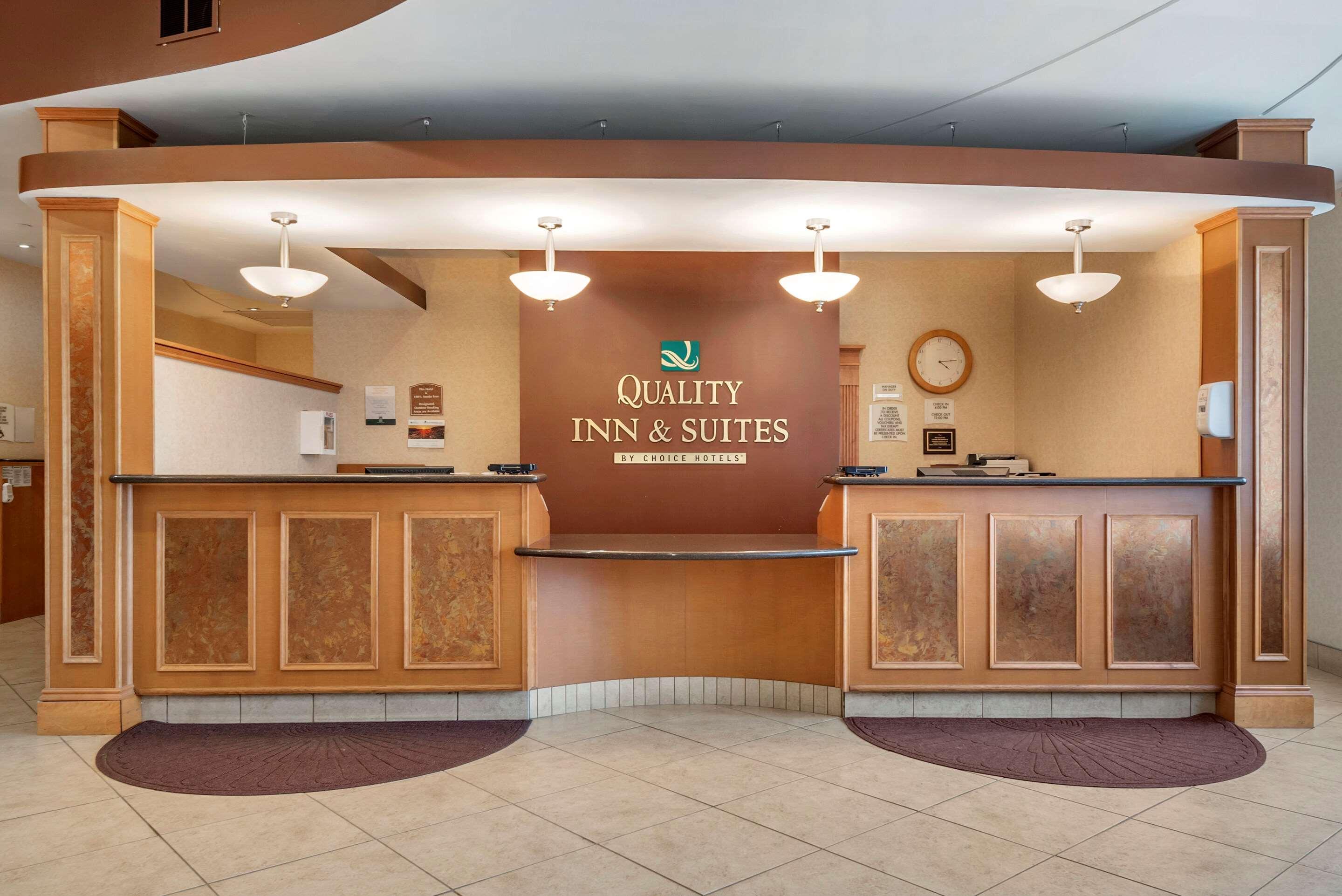 Quality Inn & Suites Vestal Binghamton Near University Exterior photo