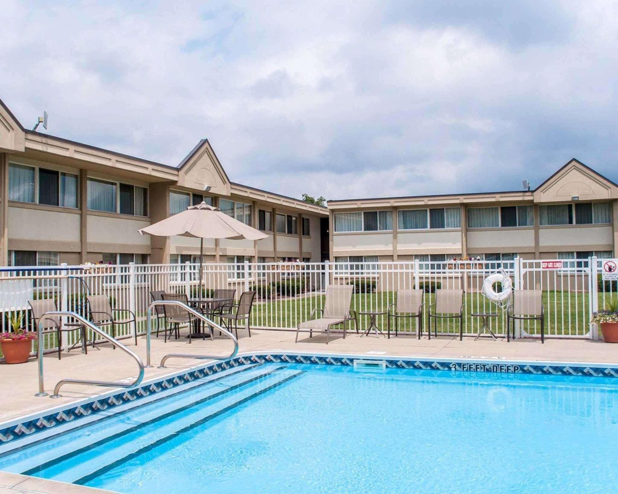 Quality Inn & Suites Vestal Binghamton Near University Exterior photo
